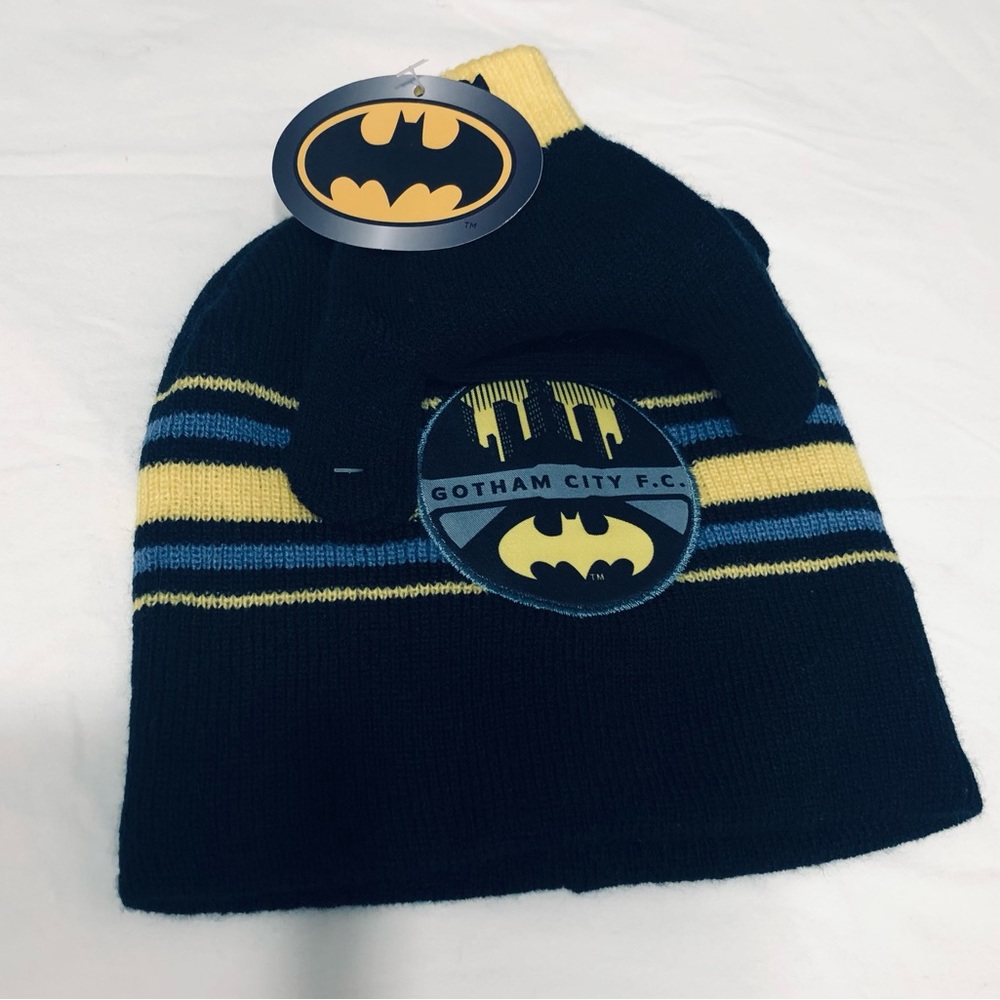 Batman boy’s 2 PCs set-hat GOTHAM CITY F.C/ Gloves Batman Graphic black.One size